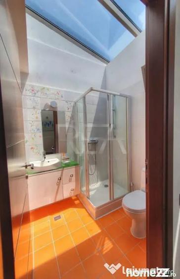 Apartament cu 5 camere decomandat în Matei Voievod