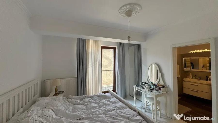 Apartament cu 3 camere decomandat în Aviației
