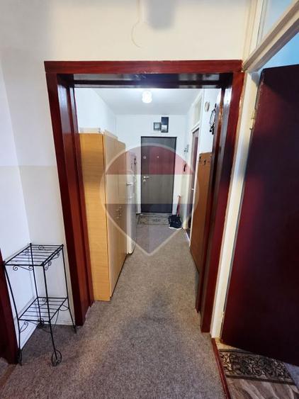 Apartament cu 2 camere decomandat, mobilat în Planete