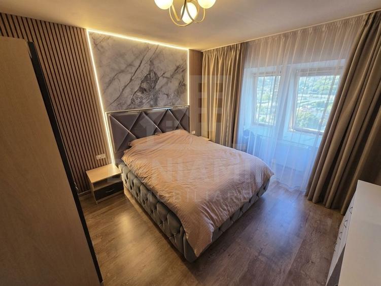 Apartament cu 3 camere semidecomandat, mobilat în Noua