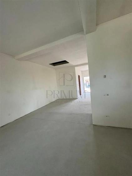 Duplex cu 3 camere cu Canalizare în Moșnița Nouă