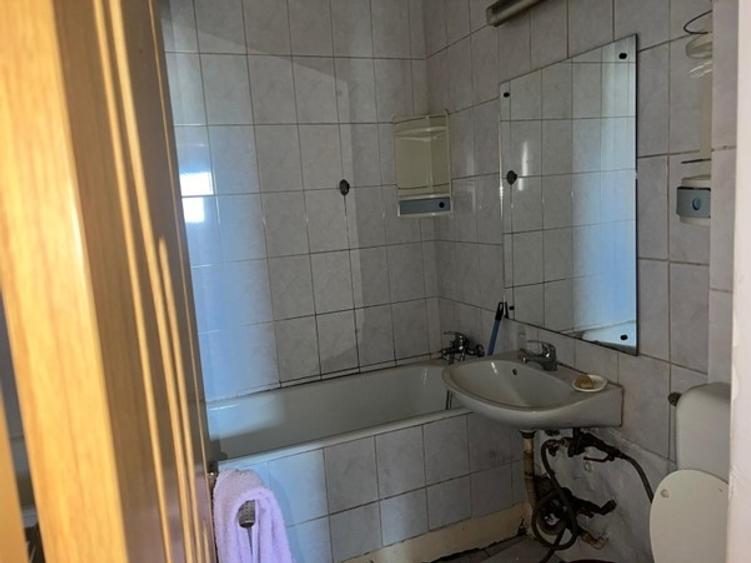 Apartament cu 2 camere semidecomandat în Berceni