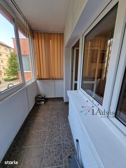 Apartament cu 4 camere decomandat în Noua