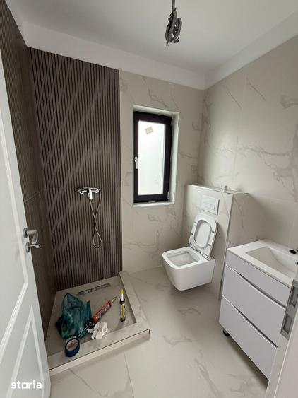 Casă cu 4 camere cu Teren 400 Mp în Clinceni