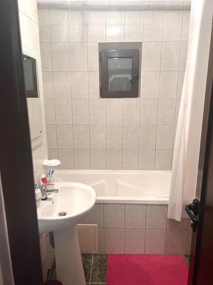 Apartament cu 3 camere decomandat în Galata