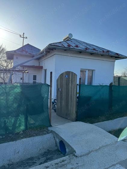 Casă cu 3 camere cu Teren 1980 Mp în Central