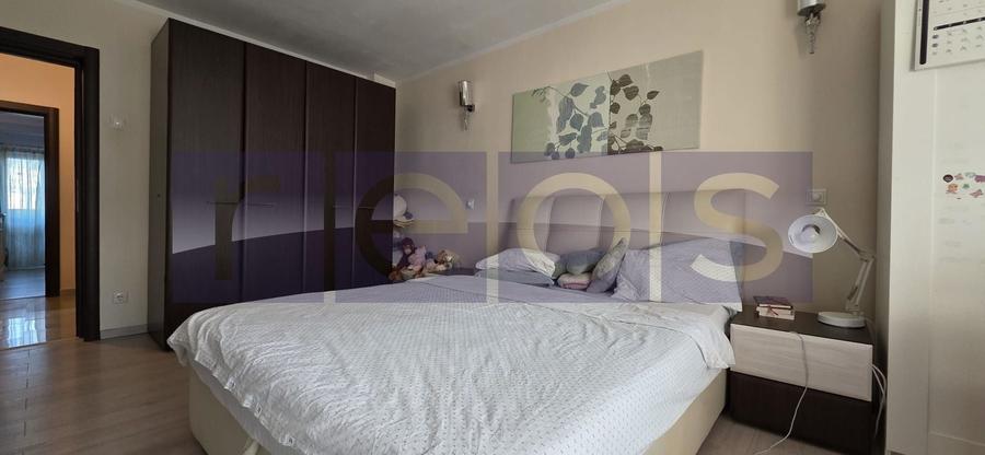 Apartament cu 4 camere decomandat, mobilat în Decebal