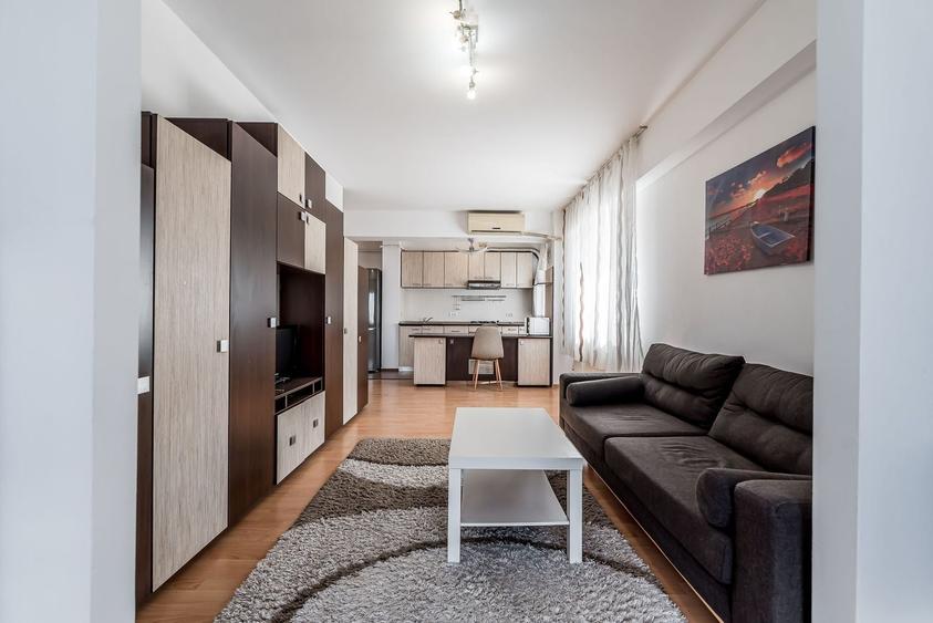 Apartament cu 2 camere semidecomandat, mobilat în Confecții