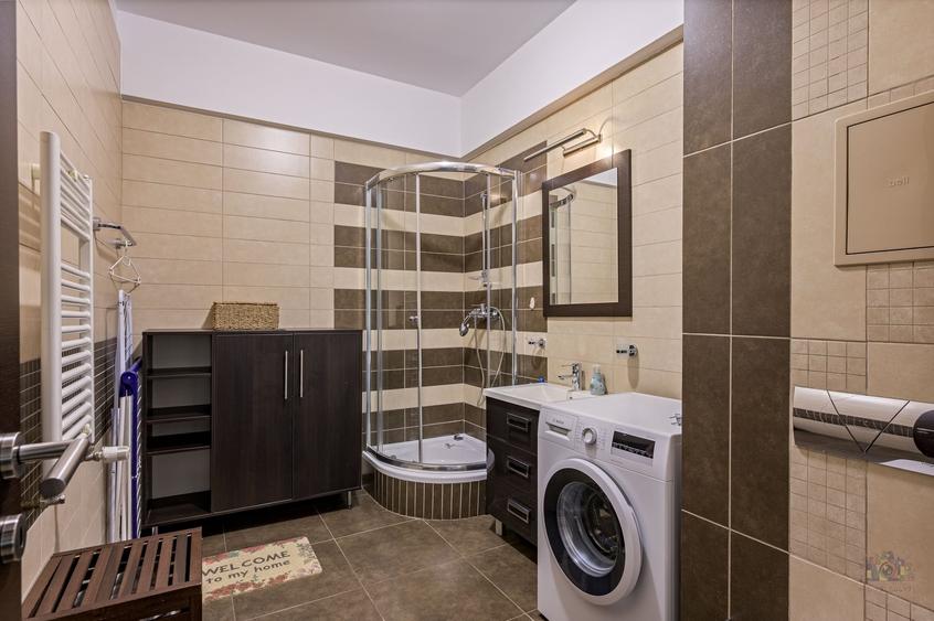 Apartament cu 4 camere semidecomandat în Floreasca