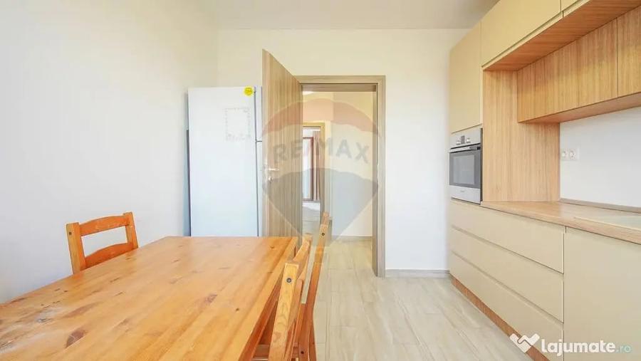 Apartament cu 3 camere decomandat în IAR