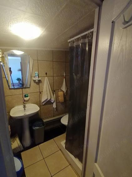 Casă cu 8 camere cu Teren 220 Mp în Berceni