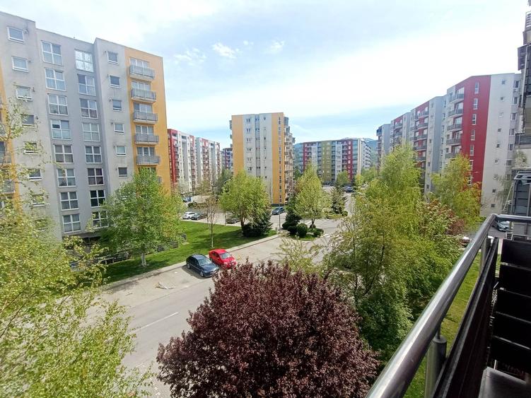 Apartament cu 3 camere decomandat în Avantgarden