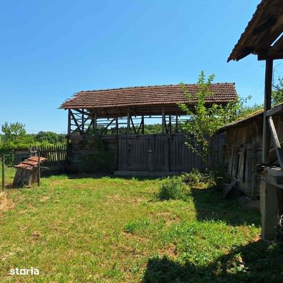 Casă cu 2 camere cu Teren 3534 Mp în Central