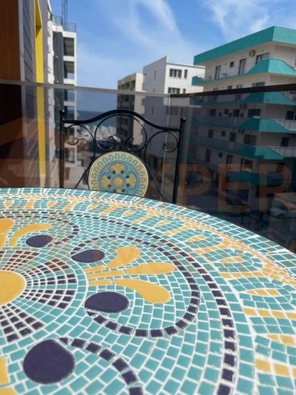Apartament cu 3 camere semidecomandat, mobilat în Mamaia-Sat