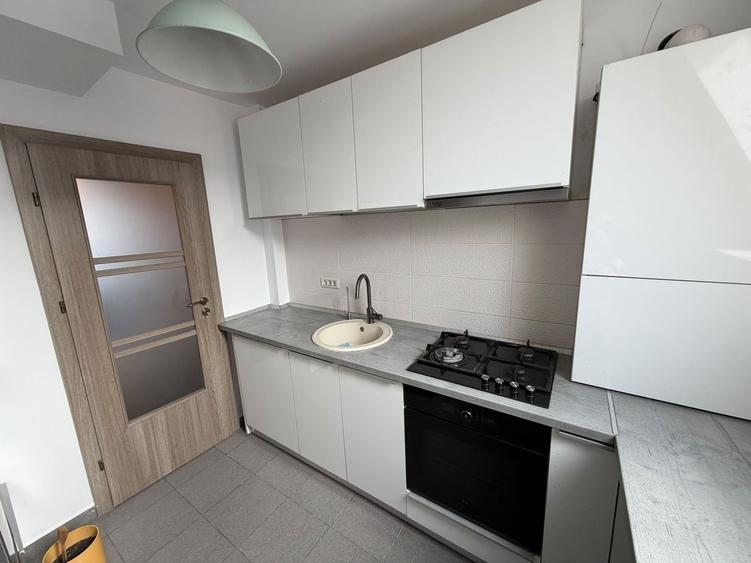 Apartament cu 4 camere decomandat, mobilat în Fundeni