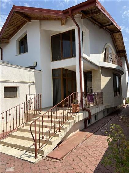 Casă individuală cu 5 camere cu Canalizare în Ultracentral