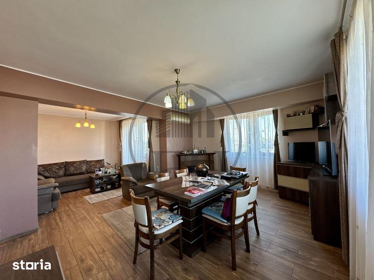 Casă cu 7 camere decomandat cu Teren 441 Mp în Coiciu