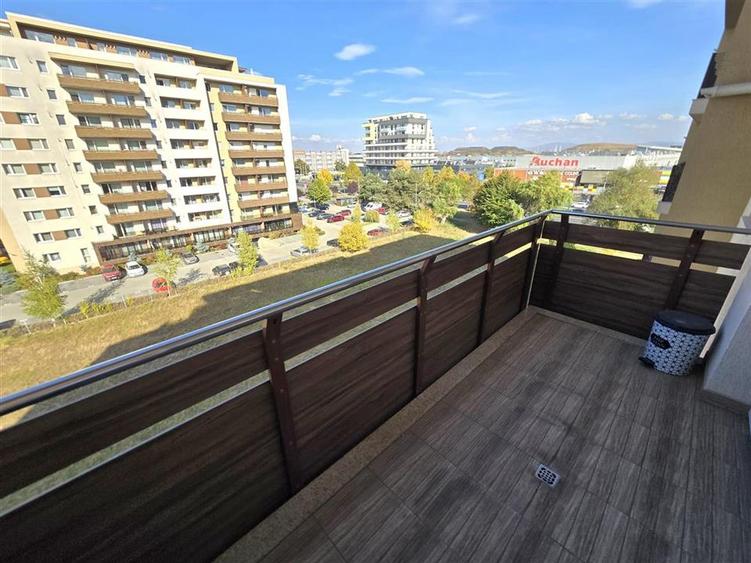 Apartament cu 2 camere decomandat, mobilat în Tractorul