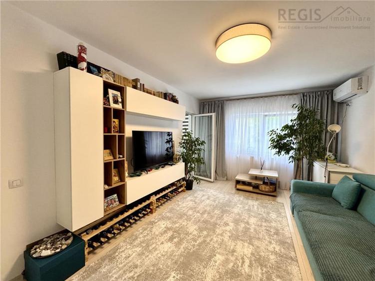 Apartament cu 3 camere decomandat în Triaj