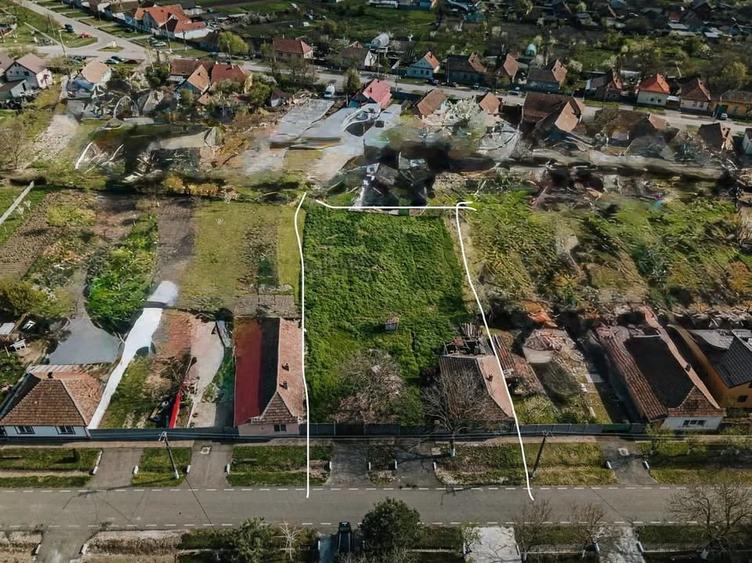 Casă cu Teren 1511 Mp în Central