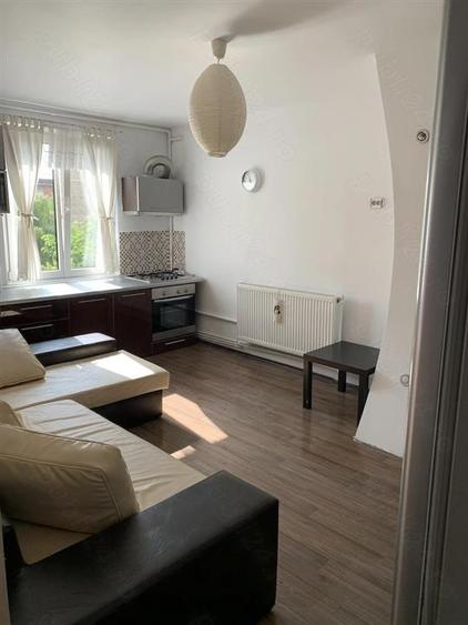 Apartament cu 2 camere decomandat, mobilat în Craiter