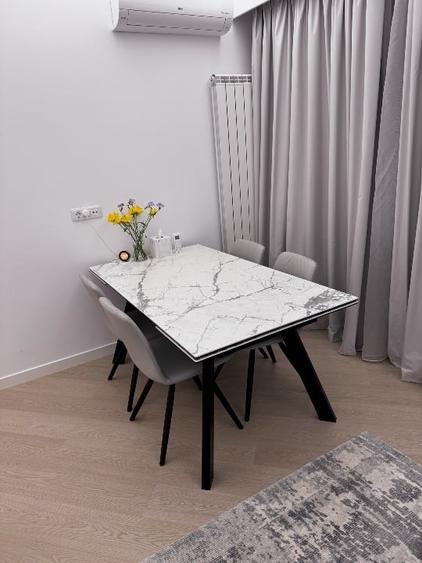 Apartament cu 3 camere semidecomandat, mobilat în Central
