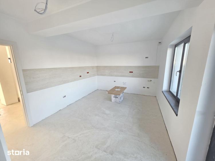 Casă cu 4 camere cu Teren 500 Mp în Central