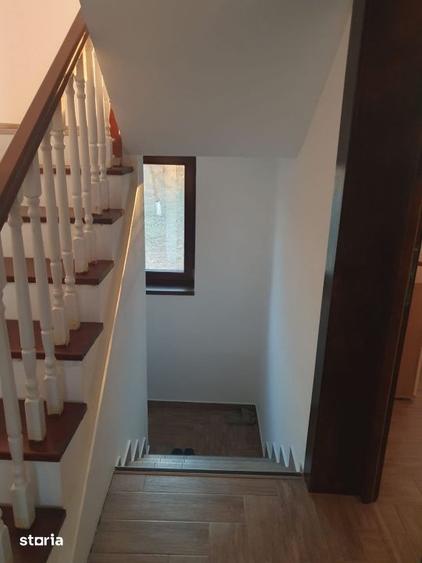 Casă cu 5 camere cu Teren 2200 Mp în Târgșoru Vechi