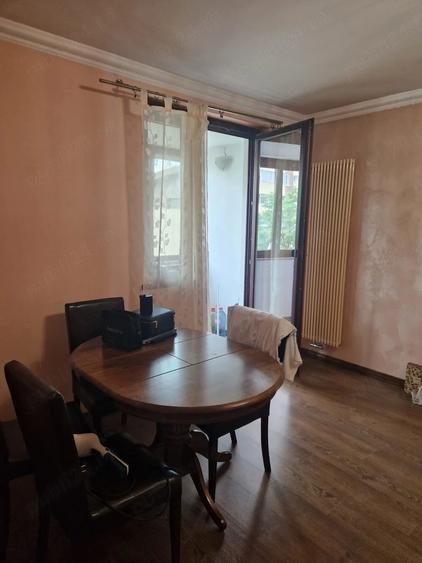 Apartament cu 3 camere semidecomandat în Ultracentral