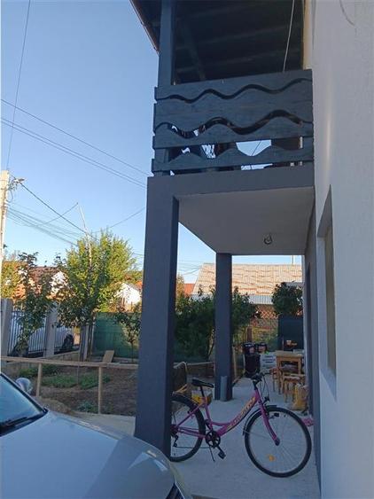 Casă cu 8 camere cu Canalizare în Lunca Cetățuii