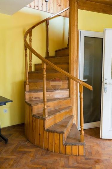 Apartament cu 8 camere în Blumăna