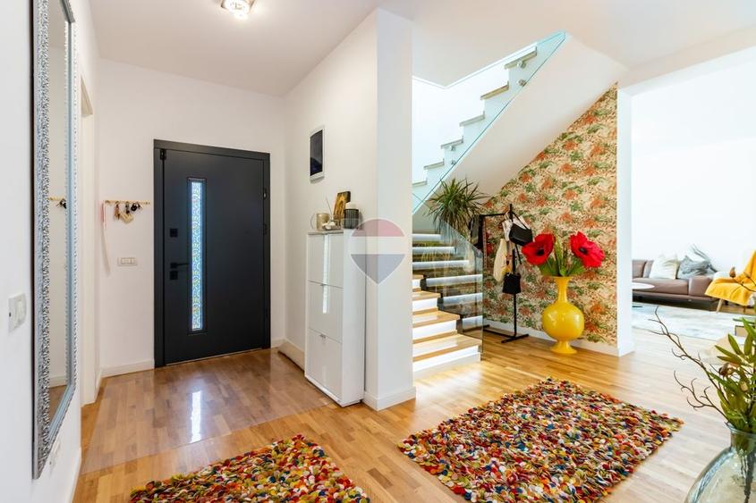 Casă individuală cu 5 camere cu Teren 452 Mp în Corbeanca