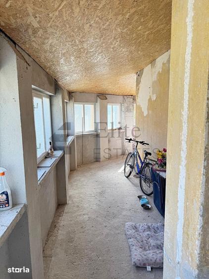 Casă cu Teren 1813 Mp în Tinca