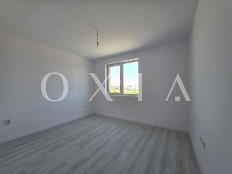 Apartament cu 3 camere semidecomandat în Giroc