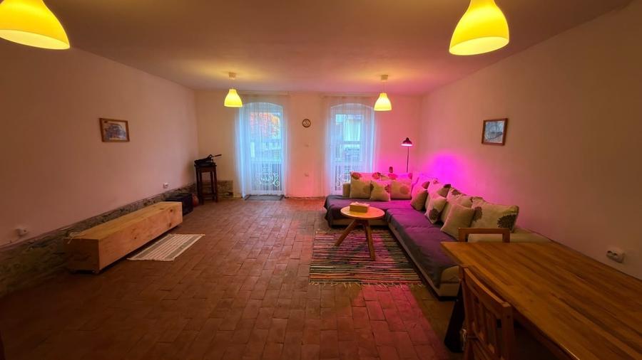 Casă cu 3 camere cu Teren 3000 Mp în Bradu