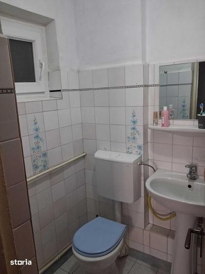 Apartament cu 3 camere decomandat în Moșilor