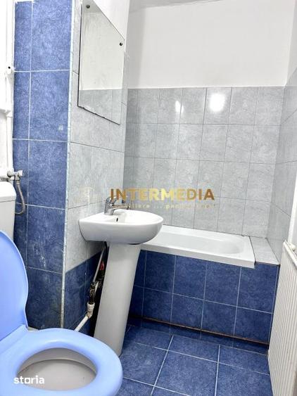 Garsonieră decomandată, mobilată în Cetate