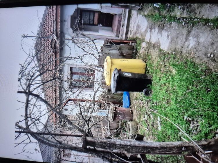 Casă cu Teren 372 Mp în Romanești