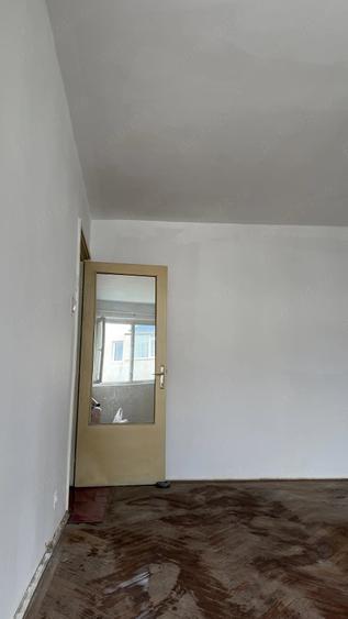 Apartament cu 2 camere nedecomandat, mobilat în Sud