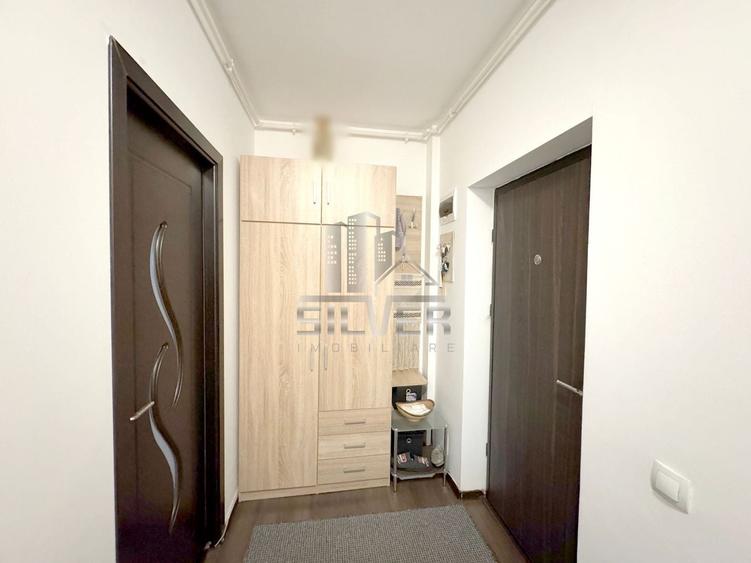 Apartament cu 3 camere semidecomandat, mobilat în Florești