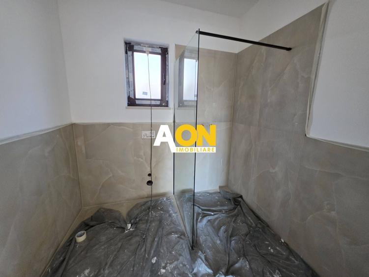 Casă individuală cu 4 camere cu Canalizare în Cetate