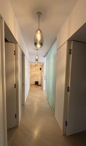 Apartament cu 3 camere decomandat, mobilat în Văcăresti
