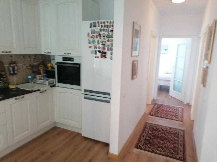 Apartament cu 3 camere decomandat în Exterior Vest