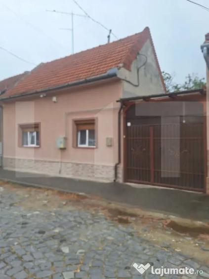 Casă cu 4 camere cu Teren 495 Mp în Central