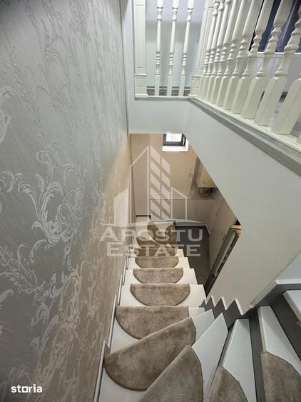 Casă cu 4 camere cu Teren 240 Mp în Lipovei