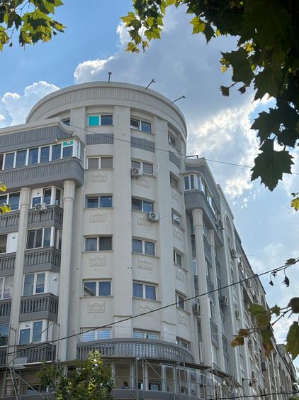 Apartament cu 3 camere decomandat în Decebal