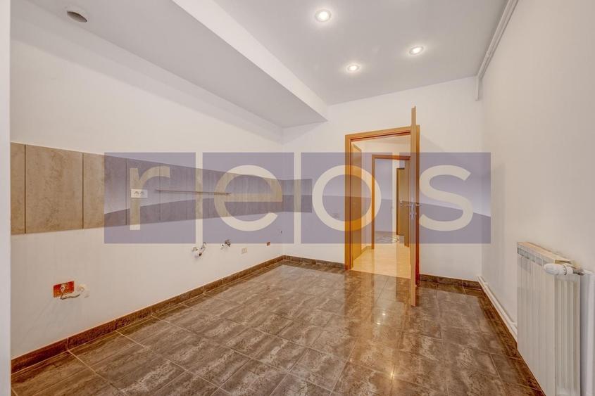 Apartament cu 4 camere decomandat în Primăverii