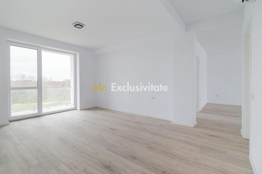 Apartament cu 5 camere semidecomandat în 1 Decembrie