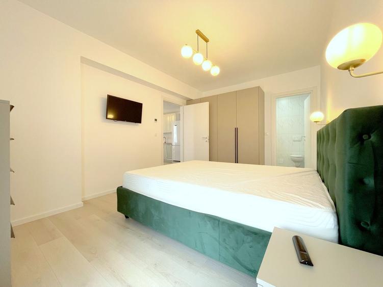 Apartament cu 3 camere decomandat, mobilat în Lipovei
