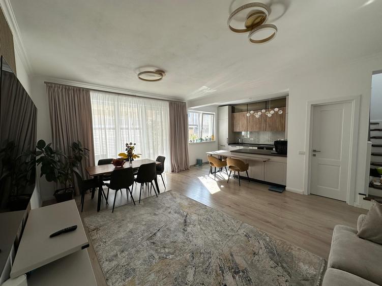 Duplex cu 5 camere cu Canalizare în Giroc